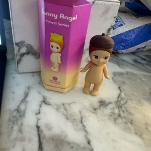 Flower Series Collectible Figure - Brown nut acorn Sonny angel